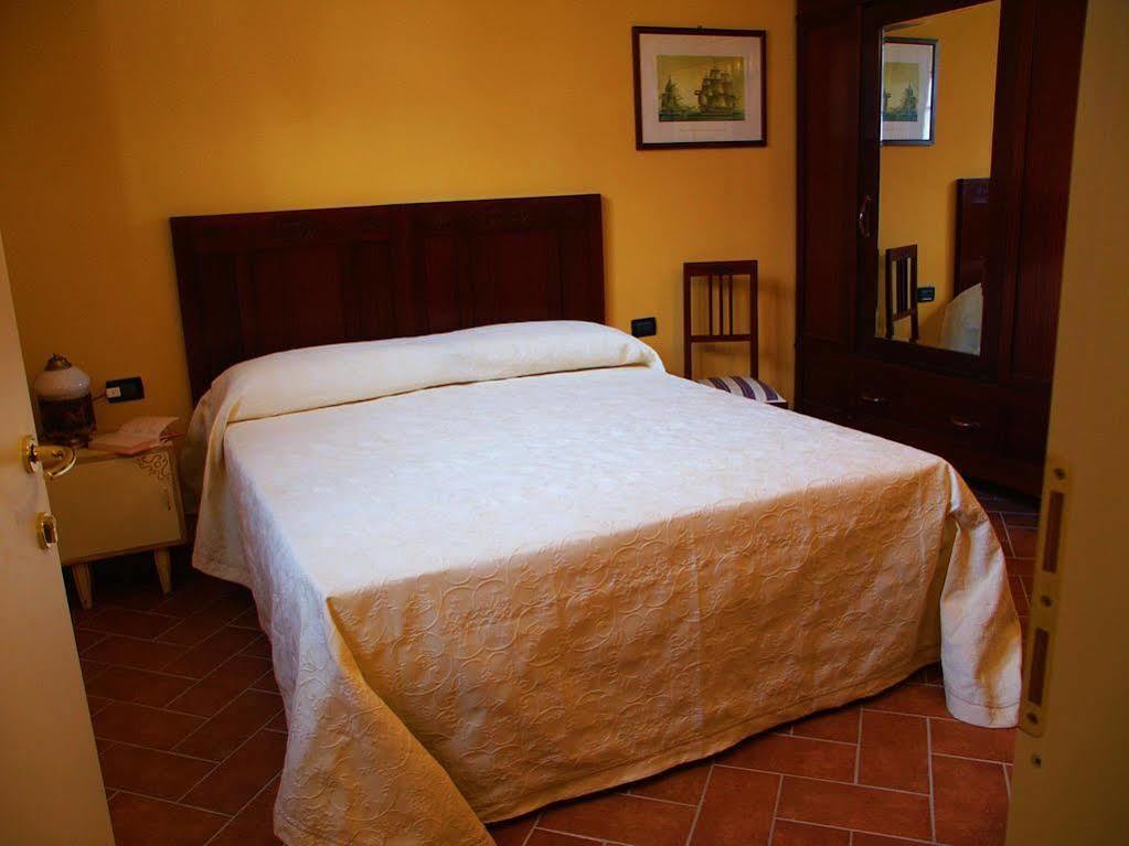 La Torretta Dei Fiori Guest House Кампи Бизенцио Екстериор снимка